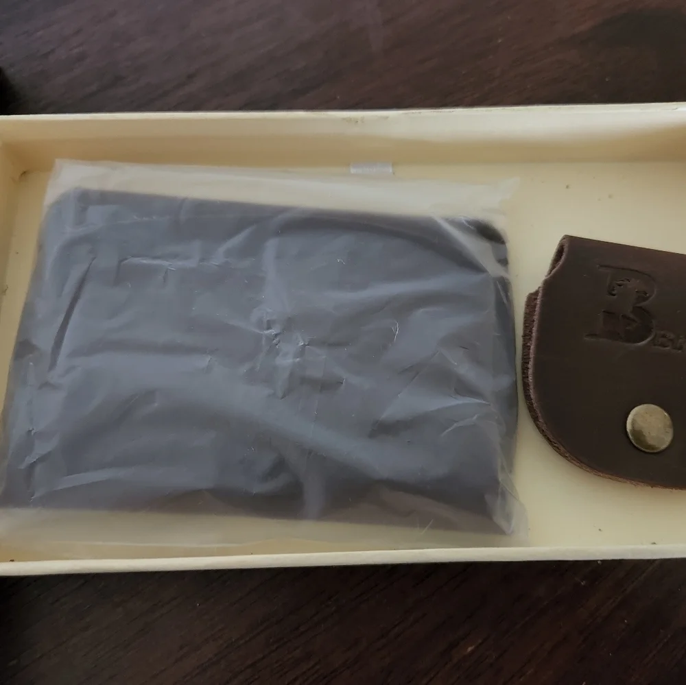 Brave Men's Italian Leather Slim Minimalist Wallet - New in BOX